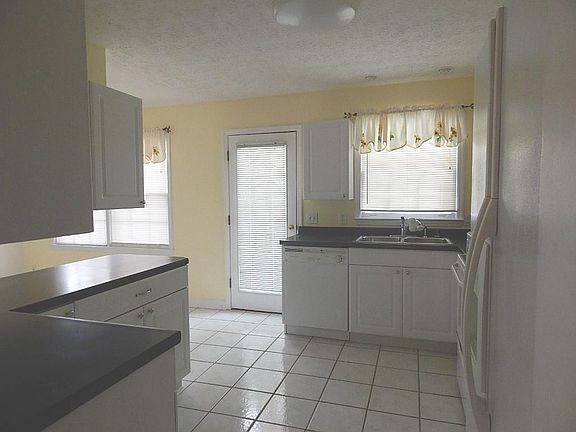 5th image of 5052 Whispering Pines Dr