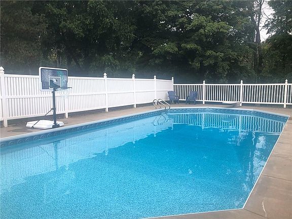 5th image of 82 Queensland Dr