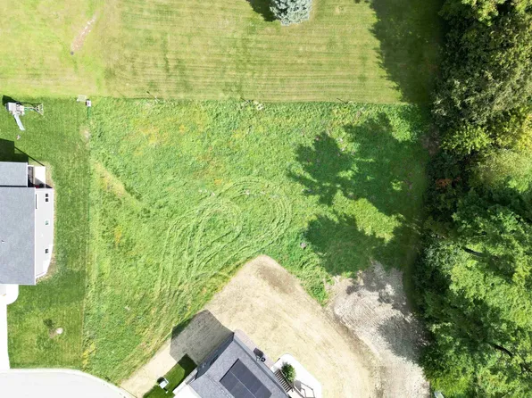 Massman Dr, Decorah, IA 52101