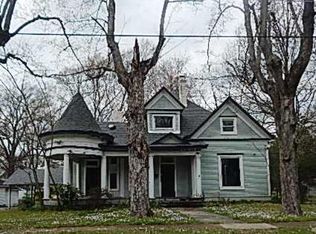 718 Church St, Trenton, TN 38382
