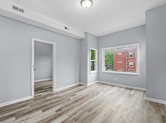 4th image of 2724 N Saint Louis Ave #2