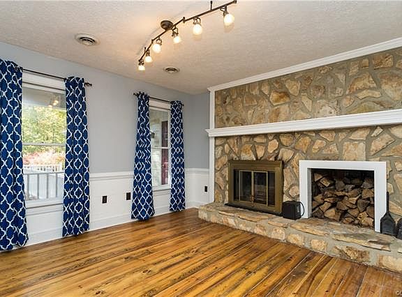 5th image of 1904 Eastwood Ct
