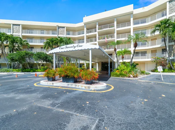 800 Cypress Grove Drive #211, Pompano Beach, FL 33069
