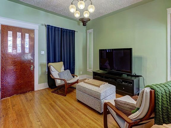 4th image of 425 4th St E
