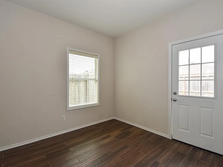 3615 Bridgebluff Ln — Photo 9