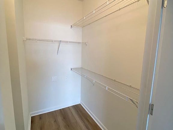 5th image of 4854 Eisenhower Ave Unit 347