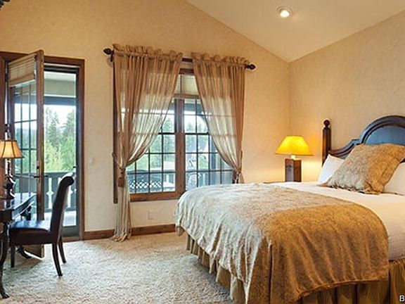 4th image of 40671 Village Dr #15AA