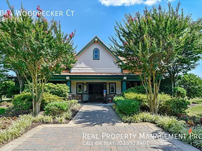 9044 Woodpecker Ct — Photo 37