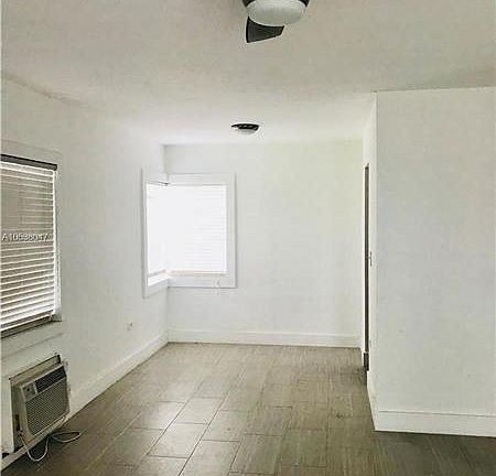 4th image of 1738 Marseille Dr
