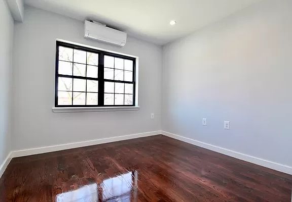 4th image of 21-02 77th St #3TOPP
