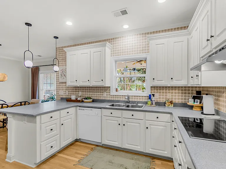 5049 Spaniel Dr — Photo 25