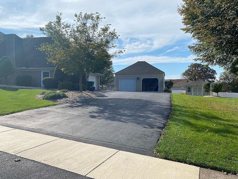 2nd image of 5268 Strathmore Dr