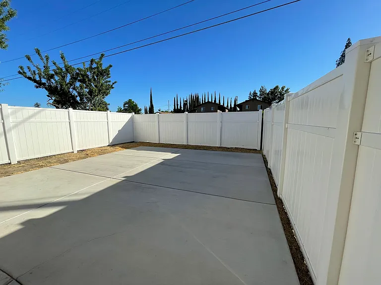 327 Franci St #A — Photo 15