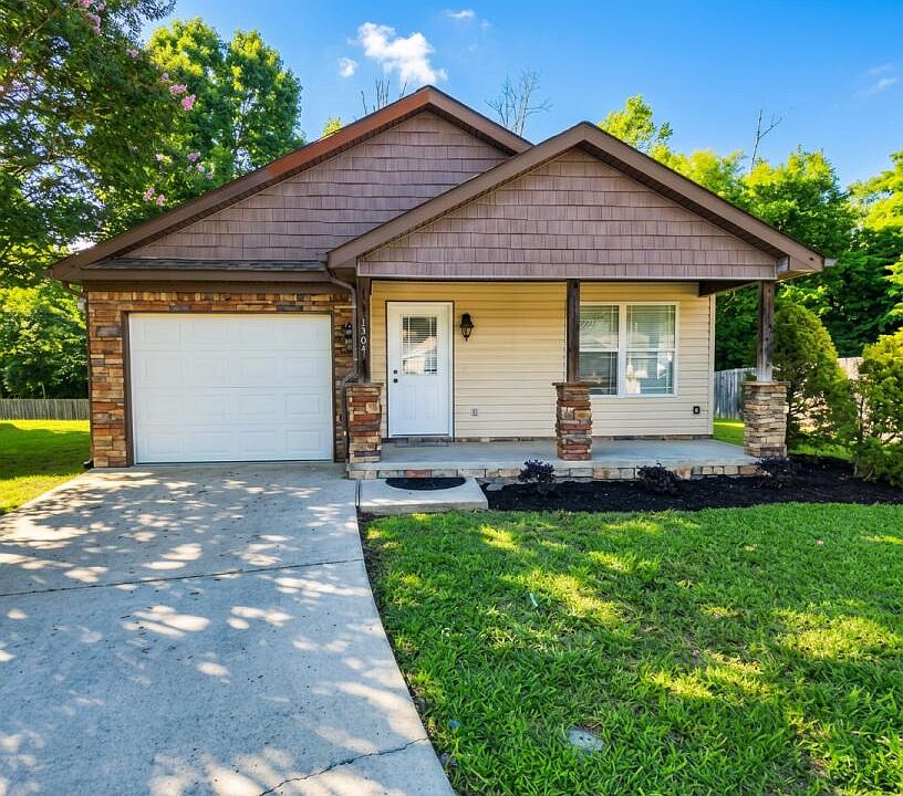 1st image of 1509 Southernwood Dr