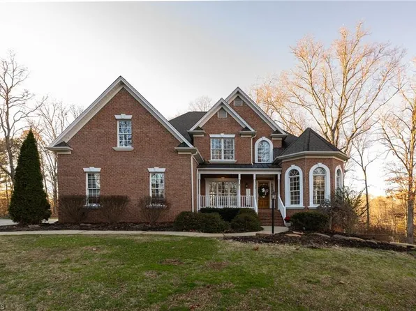 6231 Windcrest Dr, Summerfield, NC 27358