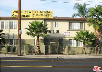 3rd image of 819 W Imperial Hwy