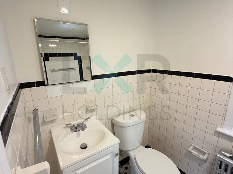 640 Poplar St #1 — Photo 4