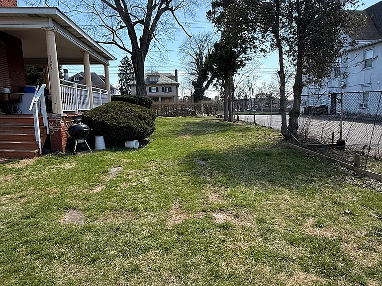 1605 Dekalb St #2 — Photo 23