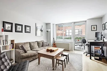 Rented by R New York