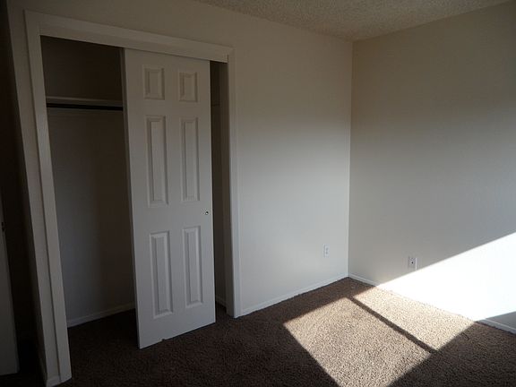 5th image of 715 Beaufort St #D