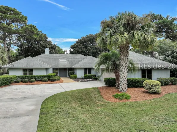 7 Santa Maria Dr, Hilton Head Island, SC 29926