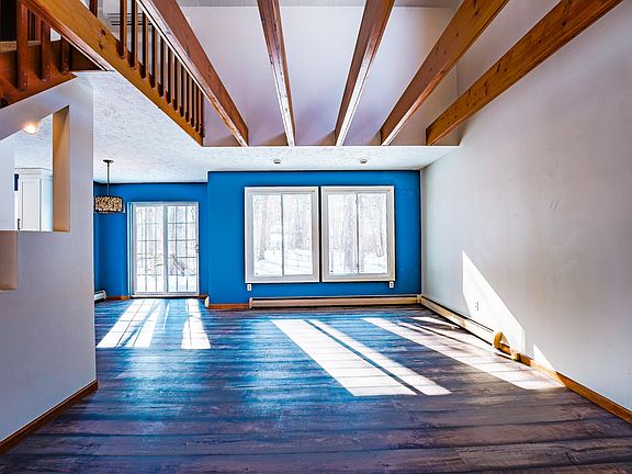 4th image of 15460 Kelly St