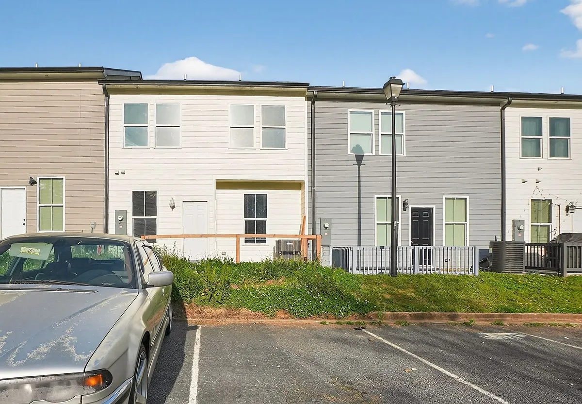 Building Photo - 4011 Redan Rd #5