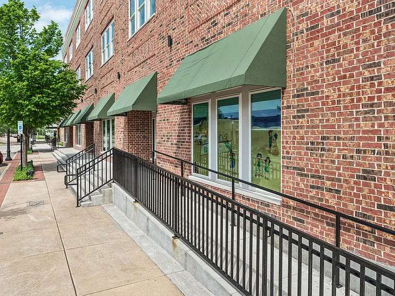 208-401 N Main St — Photo 8