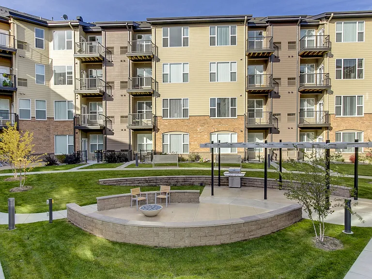 The Legends at Silver Lake Village 55+ Apartments — Photo 23