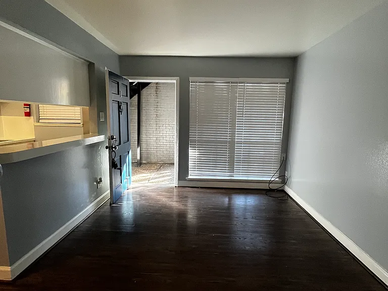 2116 Lexington St #1 — Photo 5