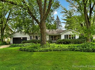 933 Aurora Way, Wheaton, IL 60189