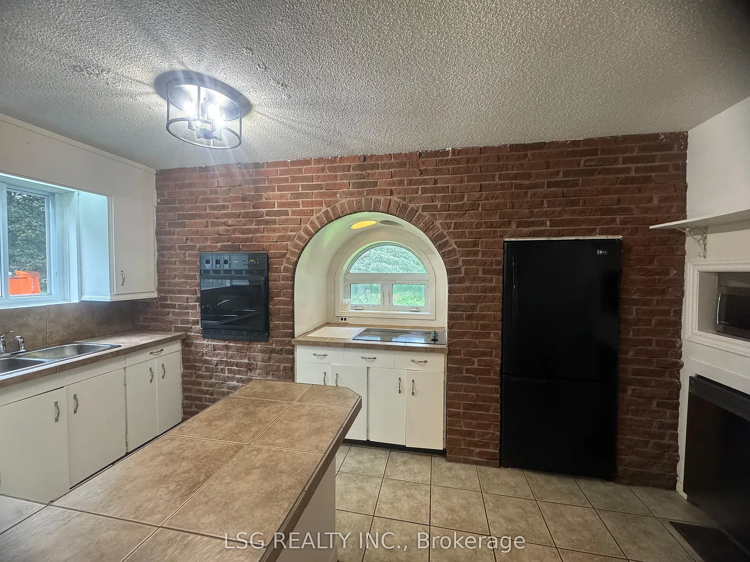 3 bed, $2,650 — Photo 2