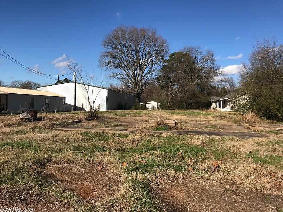 2nd image of 801 Becky St