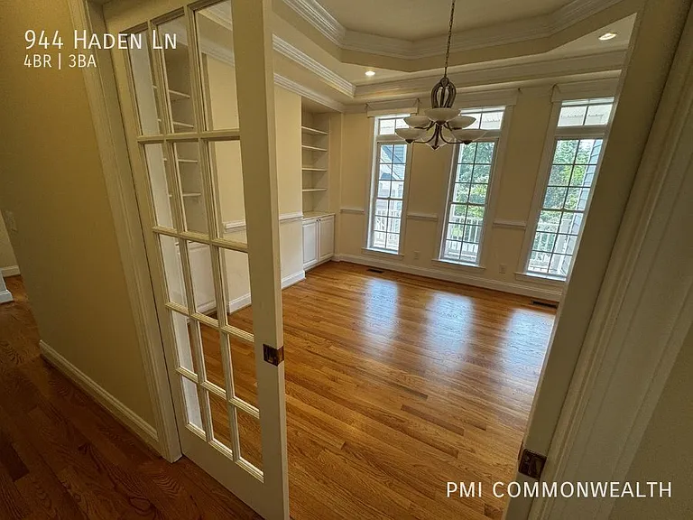 944 Haden Ln — Photo 12