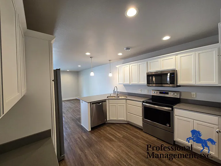 933 Kingston Ave — Photo 3