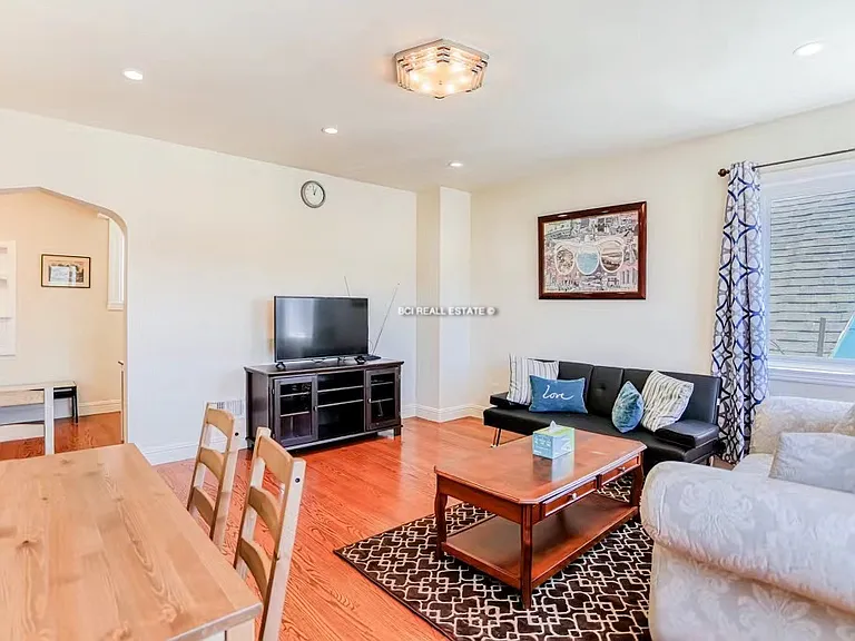 22 Arleta Ave — Photo 5