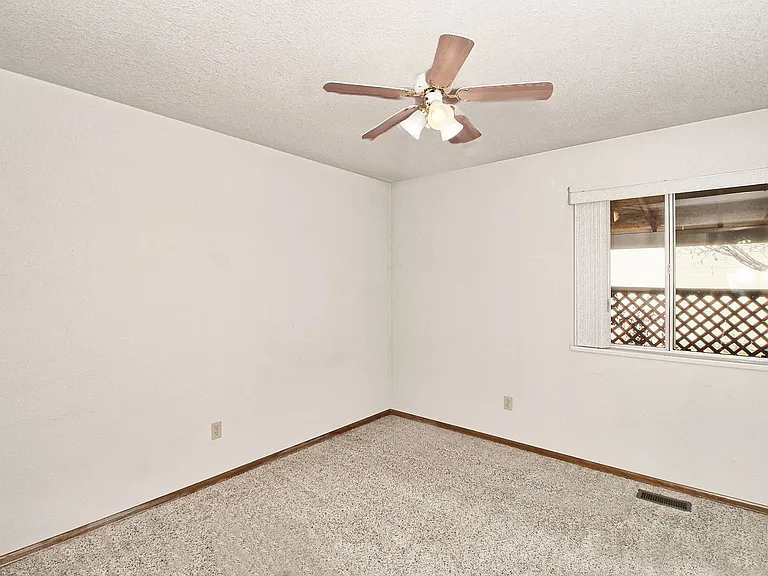 3218 D 7/8 Rd #B — Photo 28