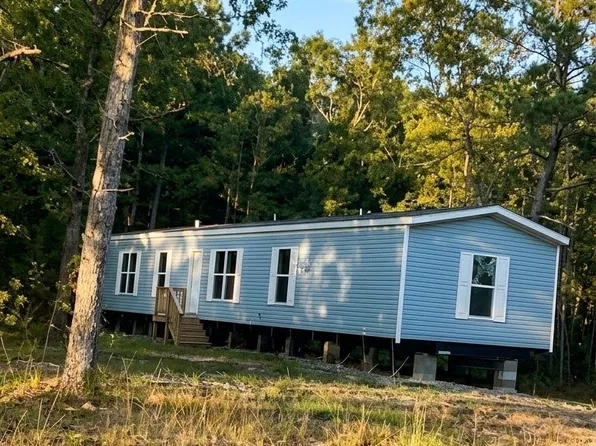 104 Whitus Rd, Hampstead, NC 28443