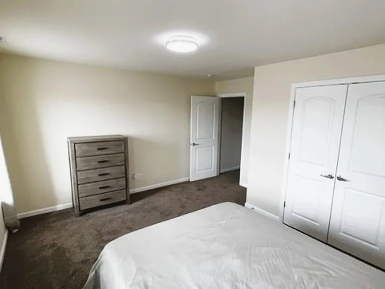 424 S Monroe St — Photo 3
