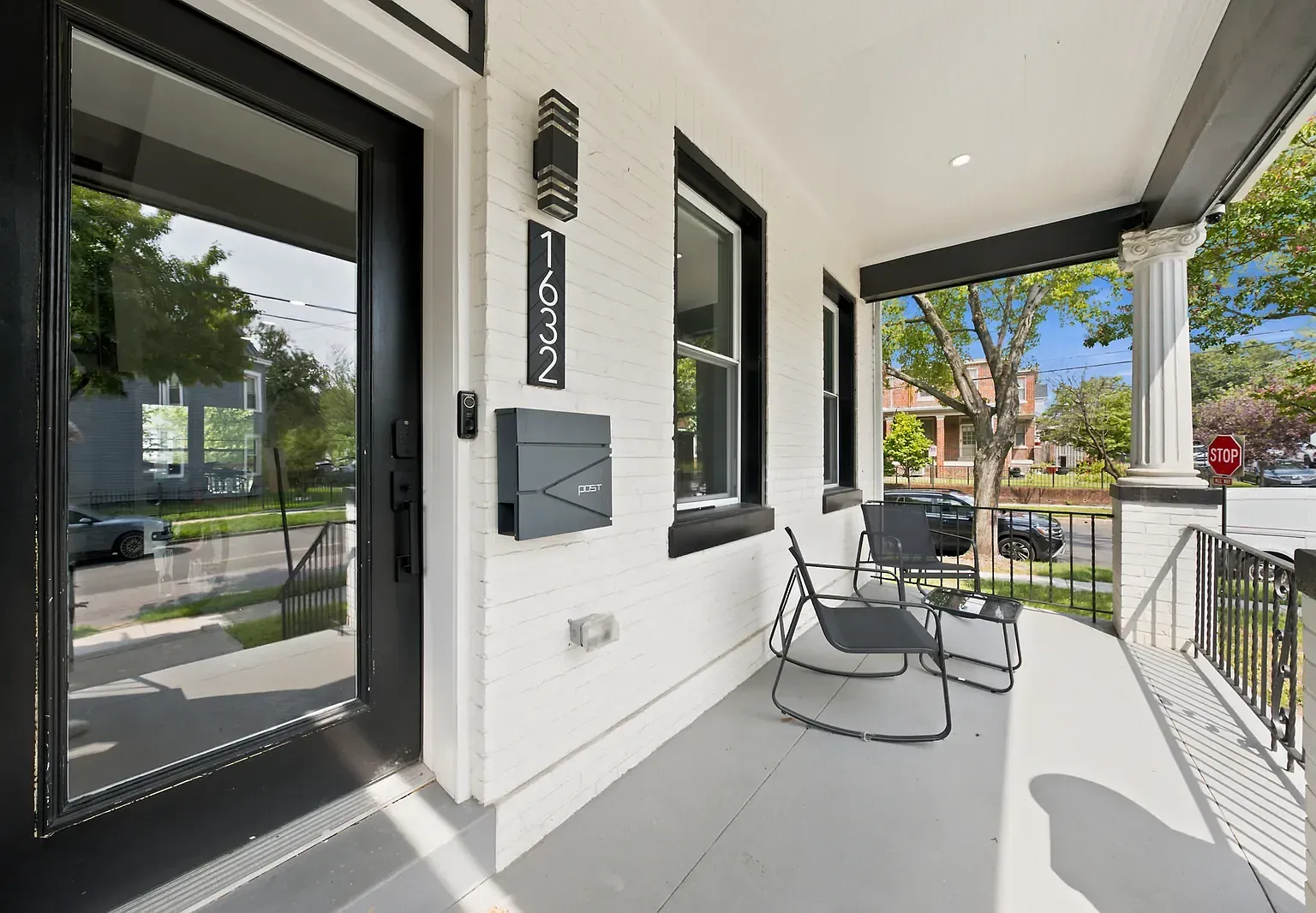 4 bed, 3.5 bath, 2160 sqft, $5,999 — Photo 2