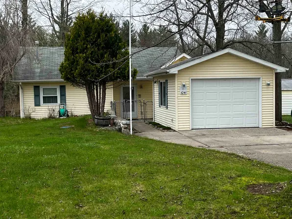 1041 Radov Dr, Gladwin, MI 48624