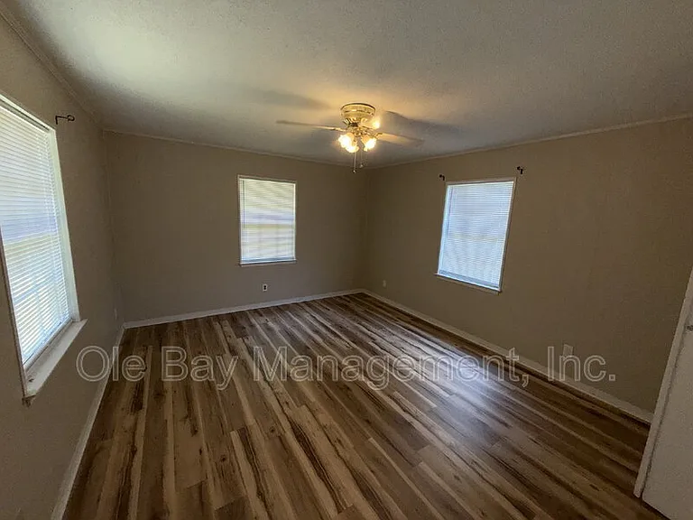5175 Brentwood Ln — Photo 4