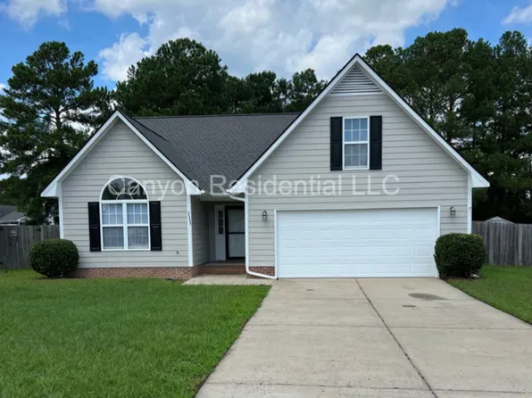 111 Cottonfield Ct, Raeford, NC 28376