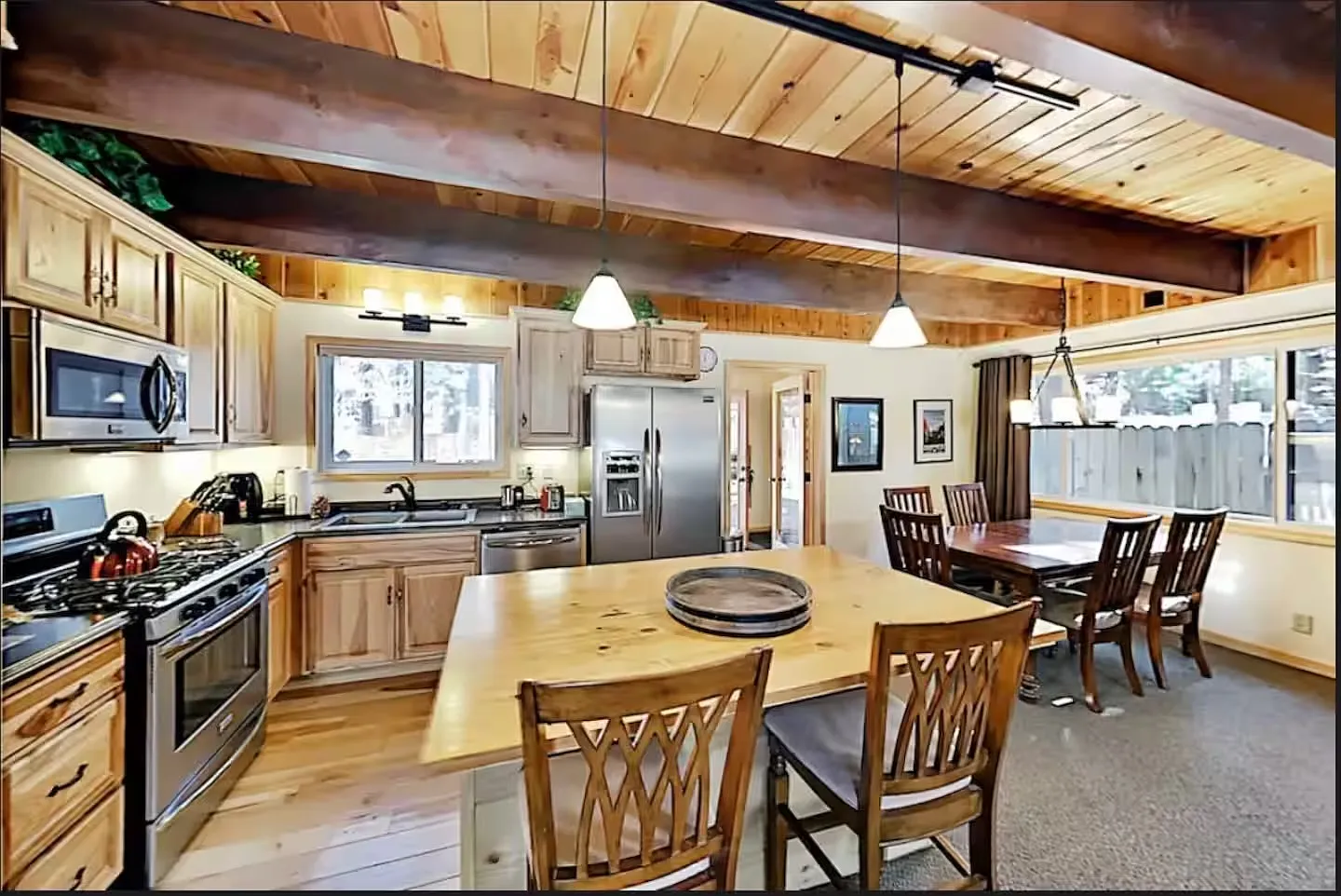 3 bed, 1.5 bath, 1664 sqft, $3,250 — Photo 3
