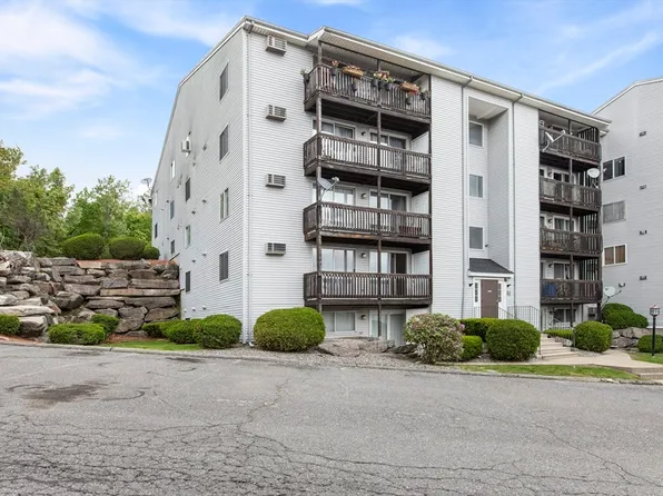 11 Gibbs St Unit I132, Worcester, MA 01607