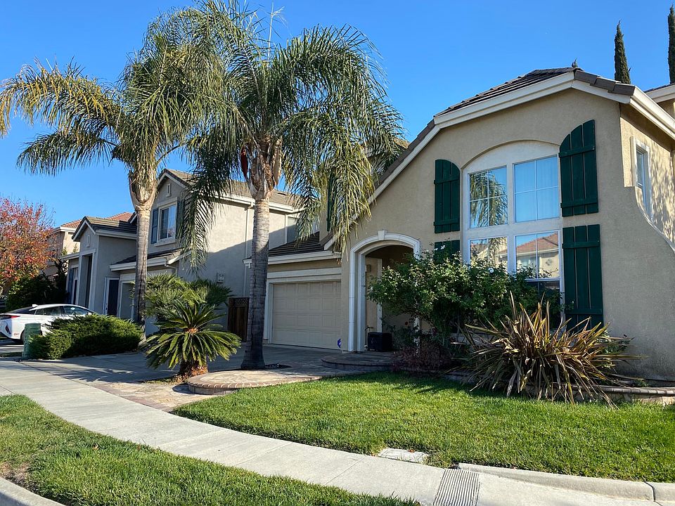 1st image of 490 Bella Calais Way