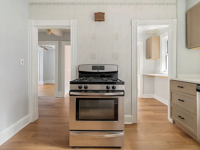 36 Thingvalla Ave #2 — Photo 4