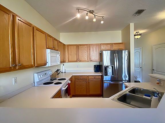 kitchen pic2