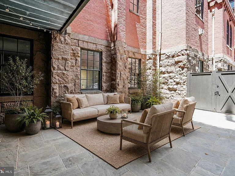 215 I St NE #103 — Photo 15