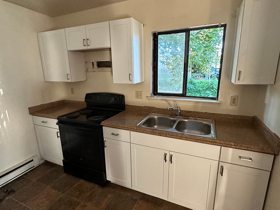 2nd image of 3556 Bancroft Dr #1